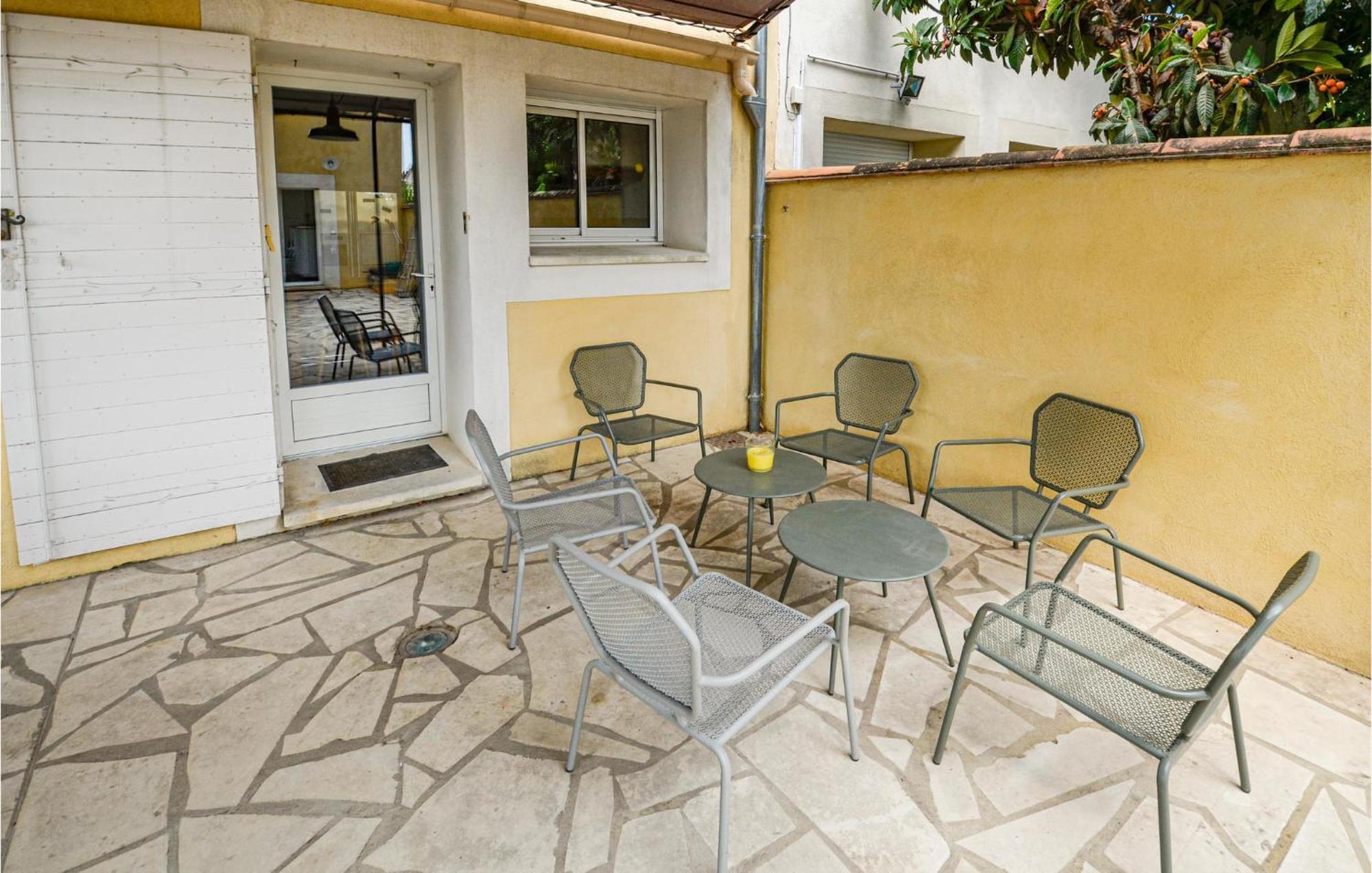 3 Bedroom Awesome Home In Chateuneuf De Gadagne Châteauneuf-de-Gadagne Esterno foto