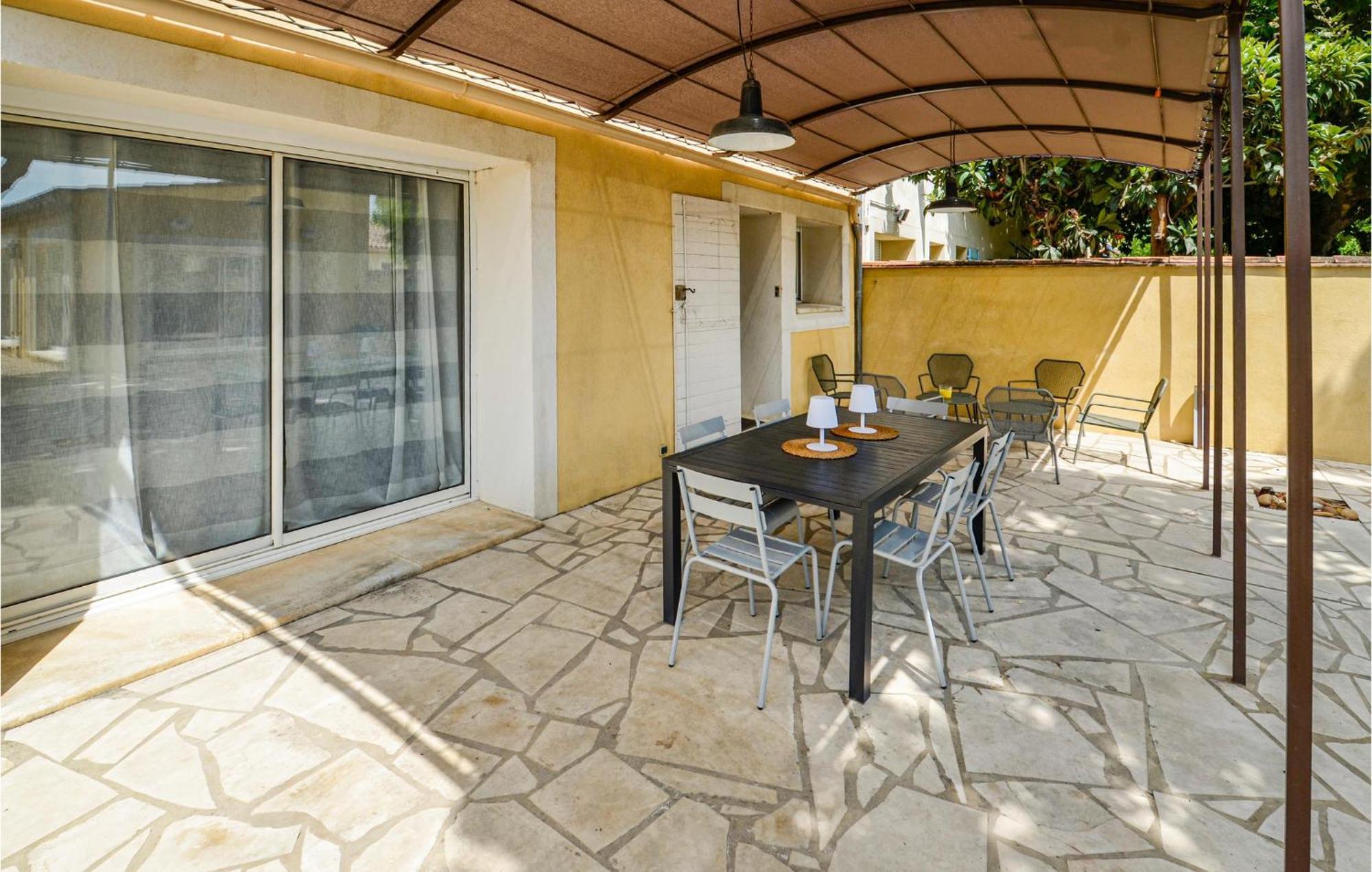 3 Bedroom Awesome Home In Chateuneuf De Gadagne Châteauneuf-de-Gadagne Esterno foto